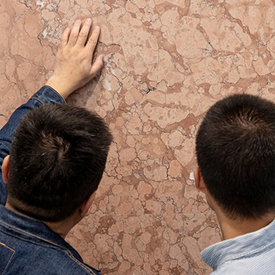 Superfici ceramiche di Sicer al Cersaie Bologna